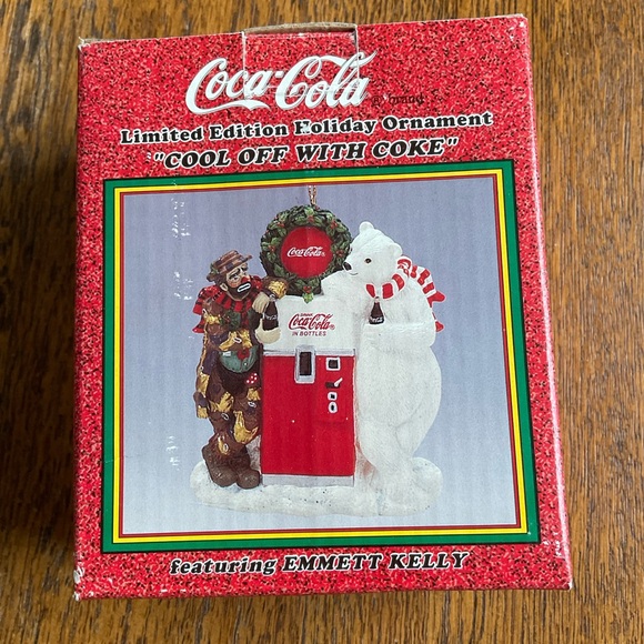 Coca-Cola Vintage Holiday Ornament Emmitt Kelly Jr. Cool Off With Coke - Picture 1 of 8